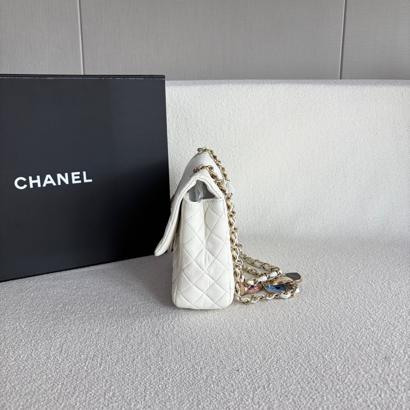 Chanel - Classic Flap - Leather - White - (medium)