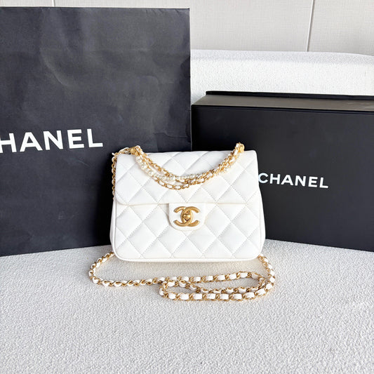 Chanel - Classic Flap - Leather - White - (mini)