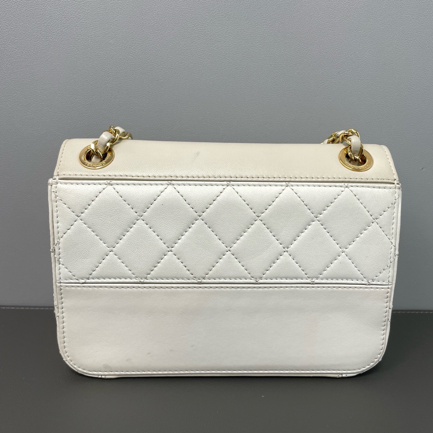 Chanel - Classic Flap - Leather - White - (mini)