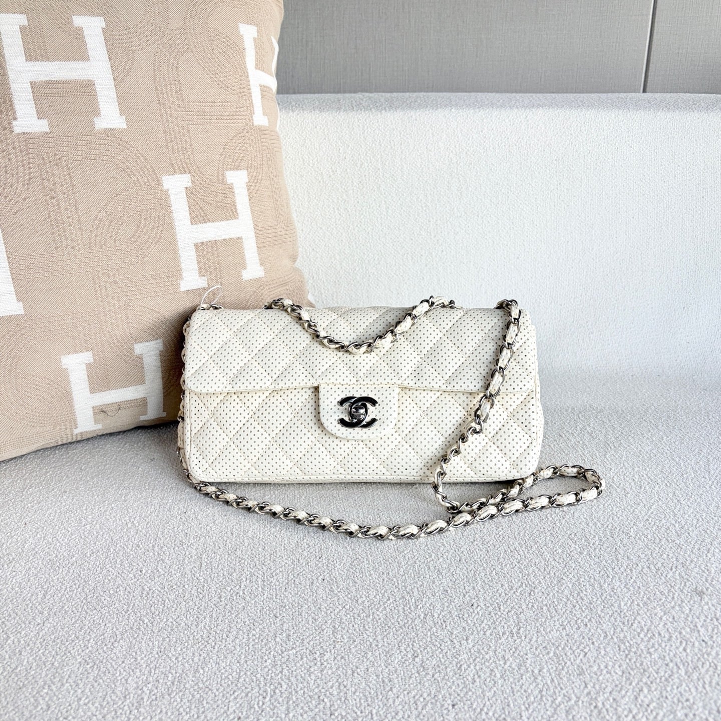 Chanel - Classic Flap - Leather - White - (mini)