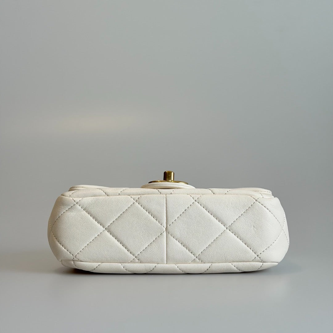Chanel - Classic Flap - Leather - White - (mini)