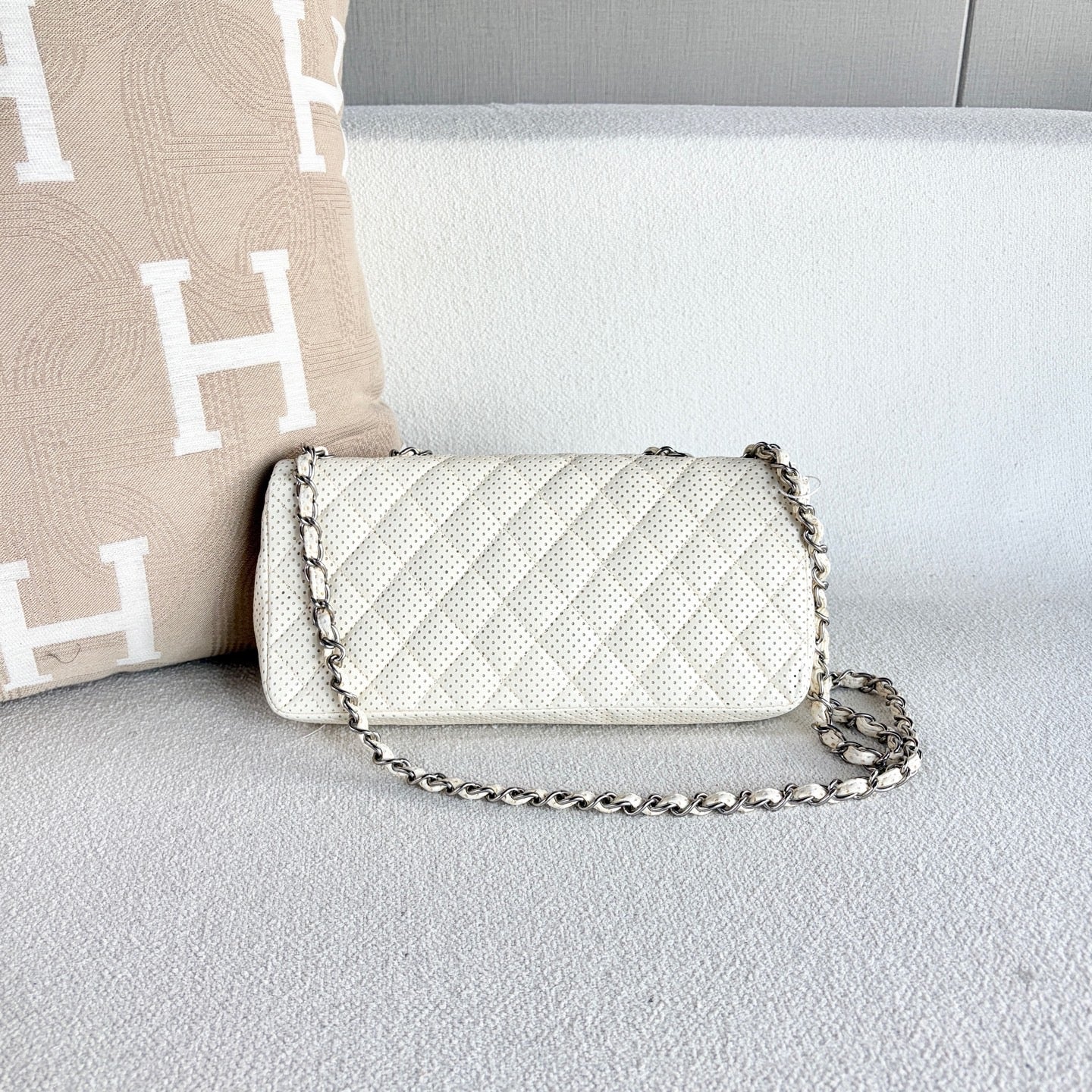 Chanel - Classic Flap - Leather - White - (mini)