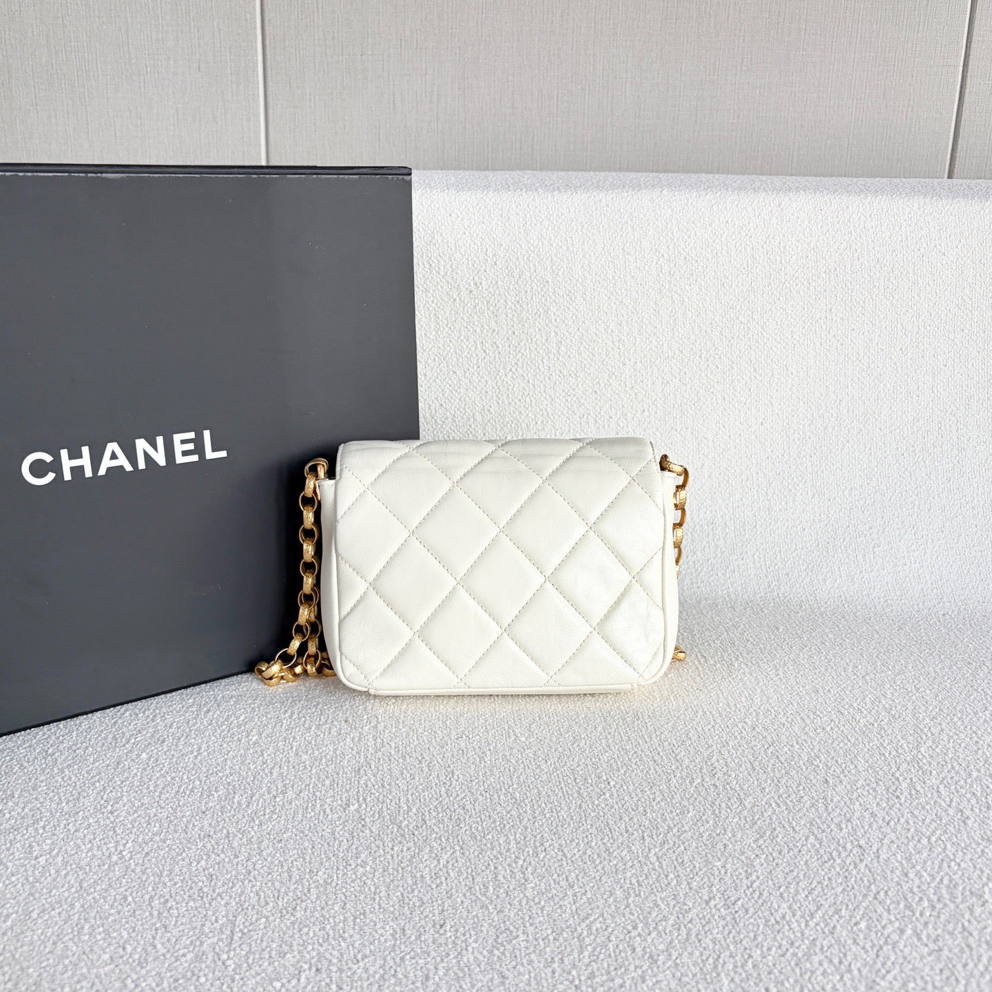 Chanel - Classic Flap - Leather - White - (mini)