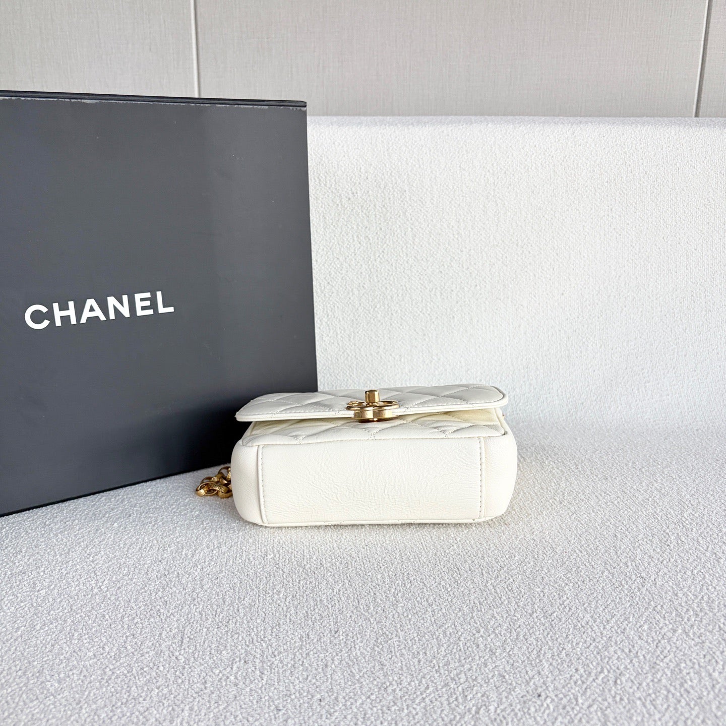 Chanel - Classic Flap - Leather - White - (mini)