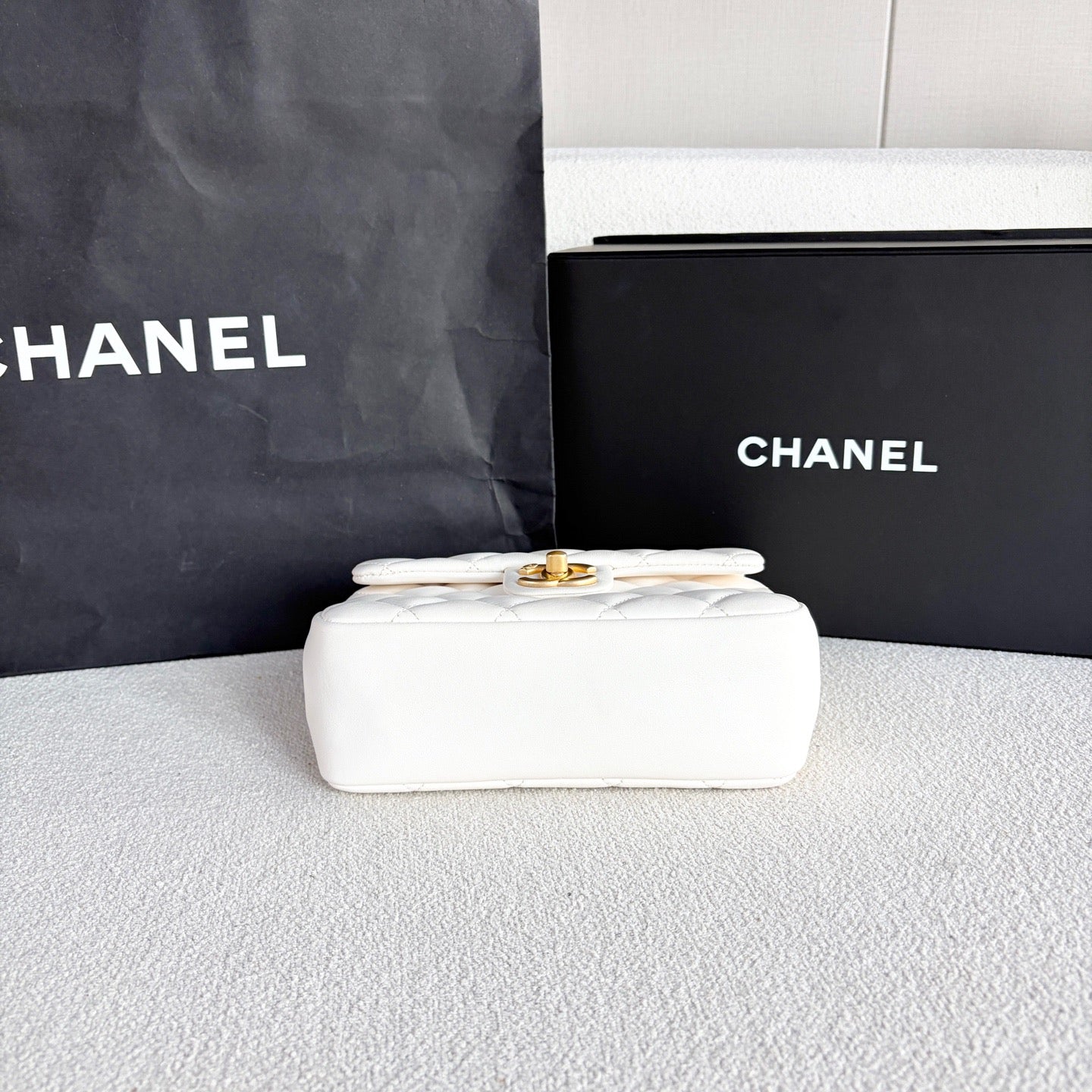 Chanel - Classic Flap - Leather - White - (mini)