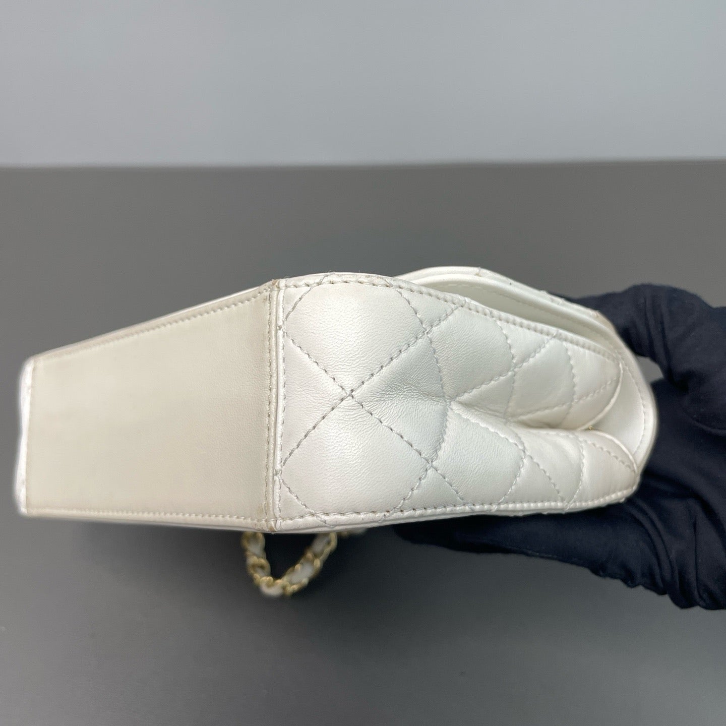 Chanel - Classic Flap - Leather - White - (mini)