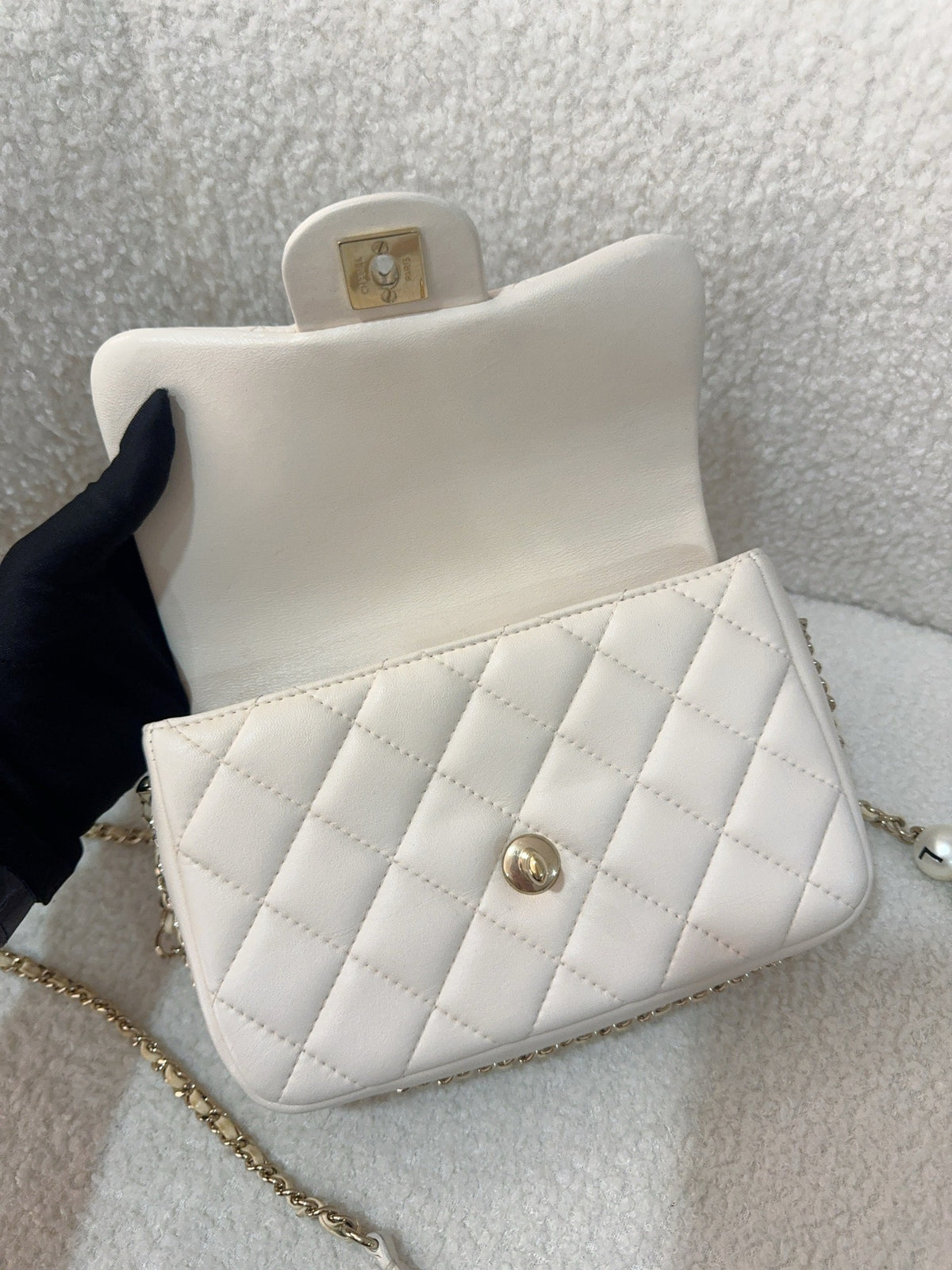 Chanel - Classic Flap - Leather - White - (mini)