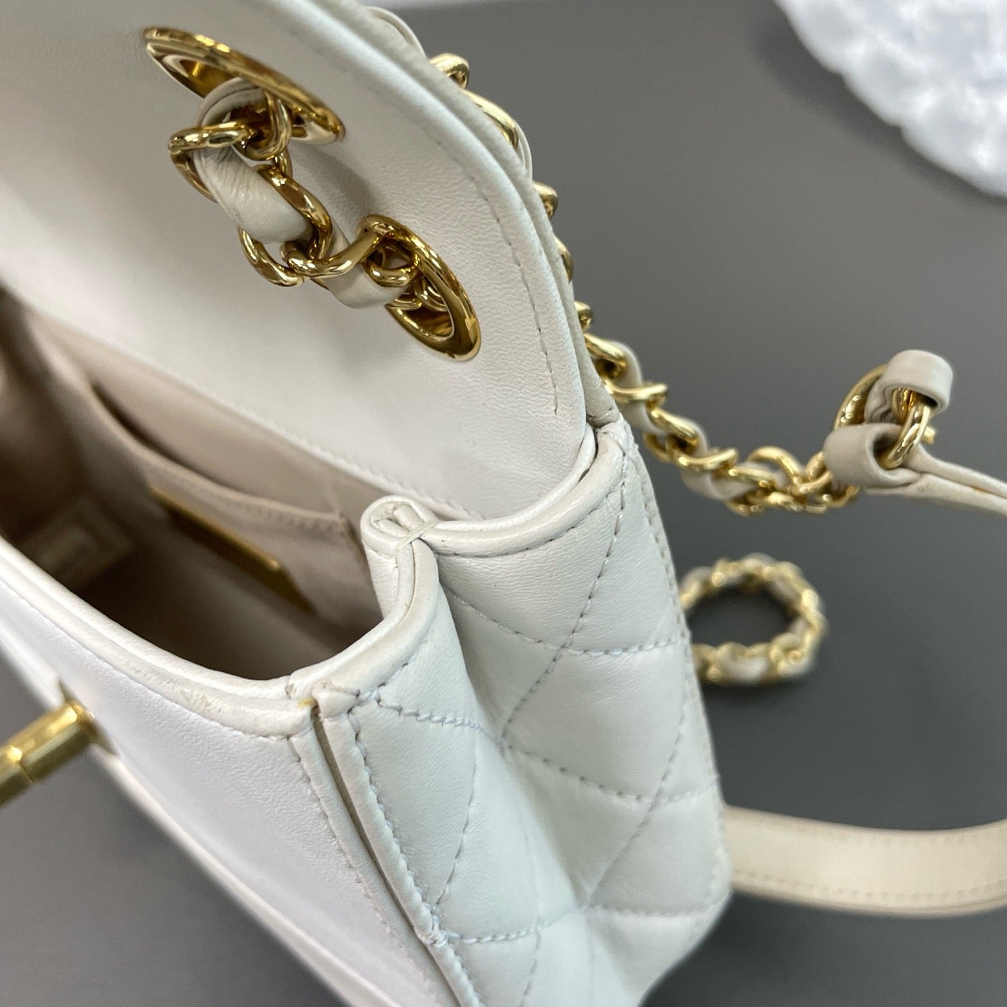 Chanel - Classic Flap - Leather - White - (mini)