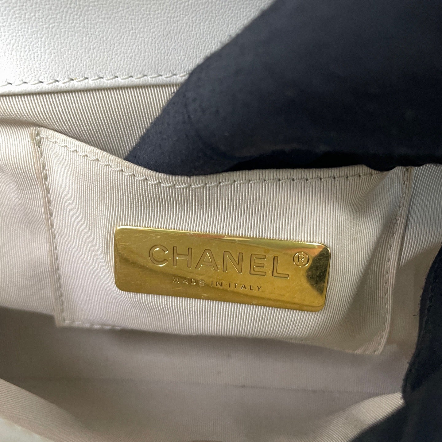 Chanel - Classic Flap - Leather - White - (mini)