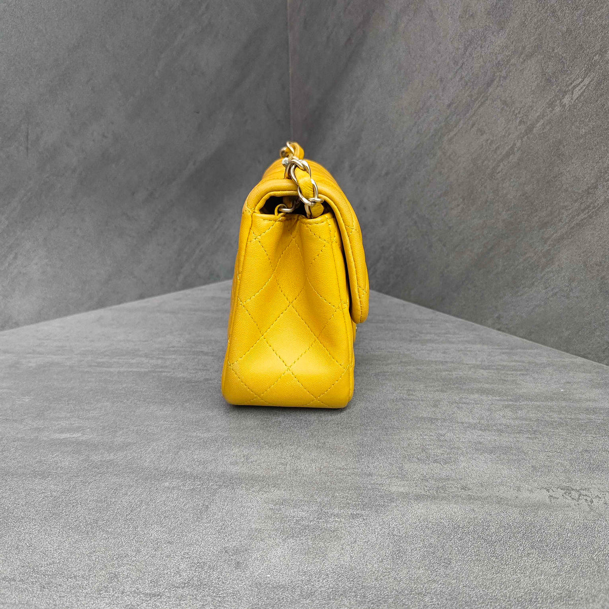 Chanel - Classic Flap - Leather - Yellow