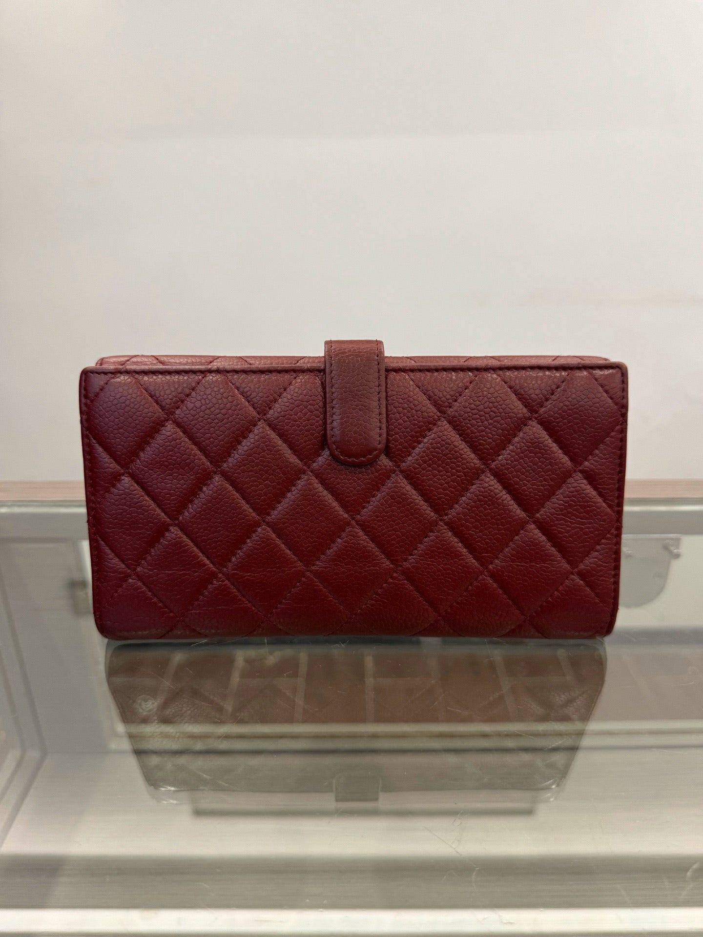 Chanel - Classic Flap Long Tri-fold Wallet - Caviar leather - Red - (Medium)