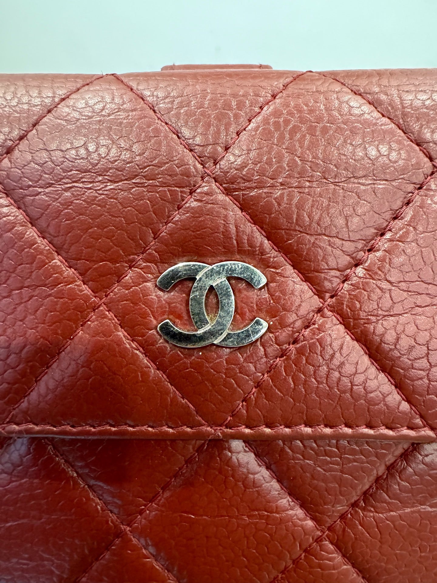 Chanel - Classic Flap Long Tri-fold Wallet - Caviar leather - Red - (Medium)