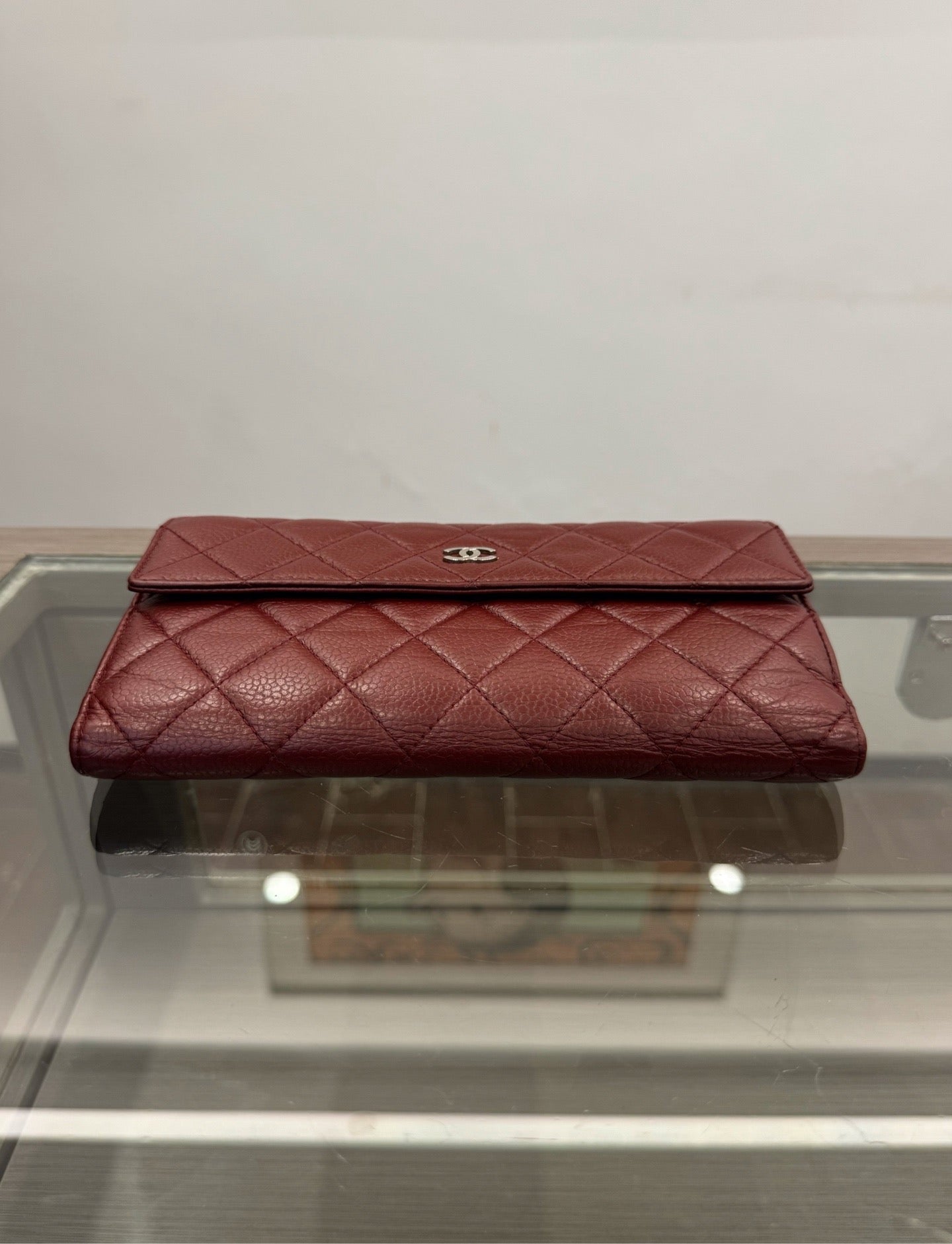 Chanel - Classic Flap Long Tri-fold Wallet - Caviar leather - Red - (Medium)