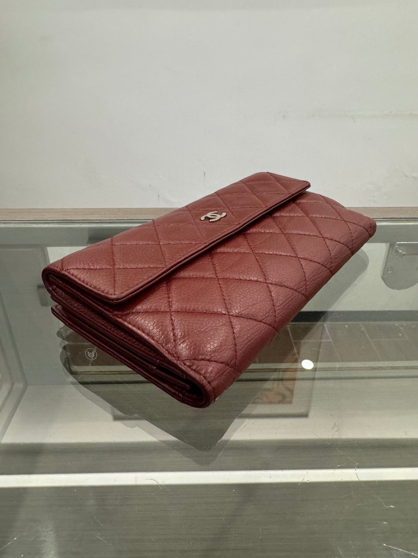 Chanel - Classic Flap Long Tri-fold Wallet - Caviar leather - Red - (Medium)