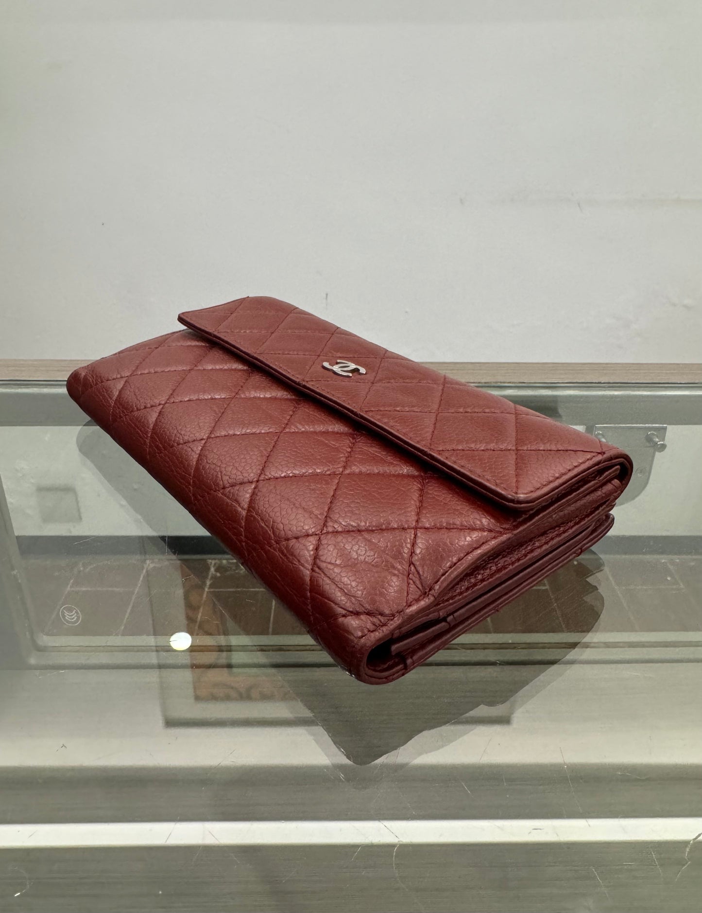 Chanel - Classic Flap Long Tri-fold Wallet - Caviar leather - Red - (Medium)