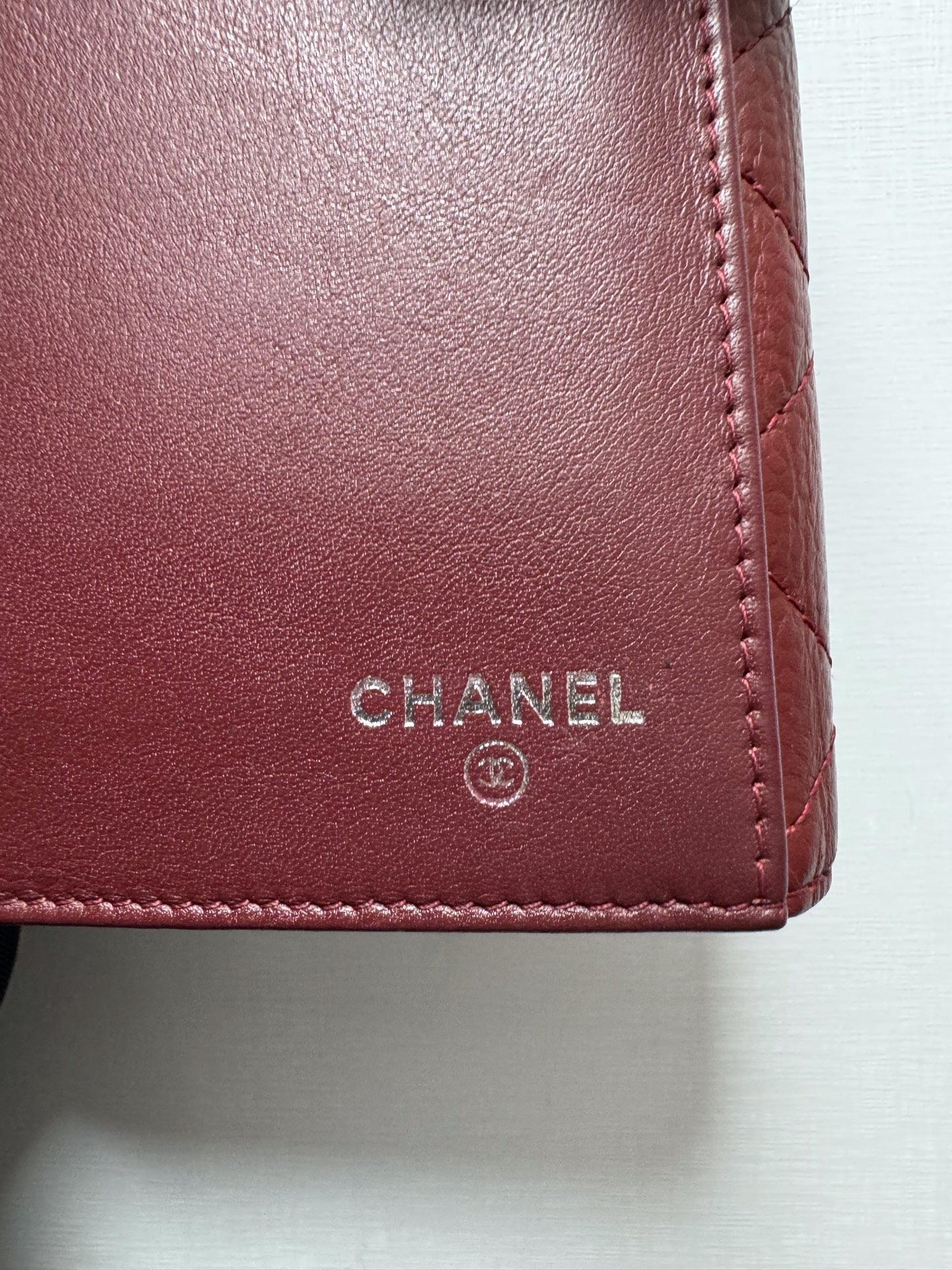 Chanel - Classic Flap Long Tri-fold Wallet - Caviar leather - Red - (Medium)