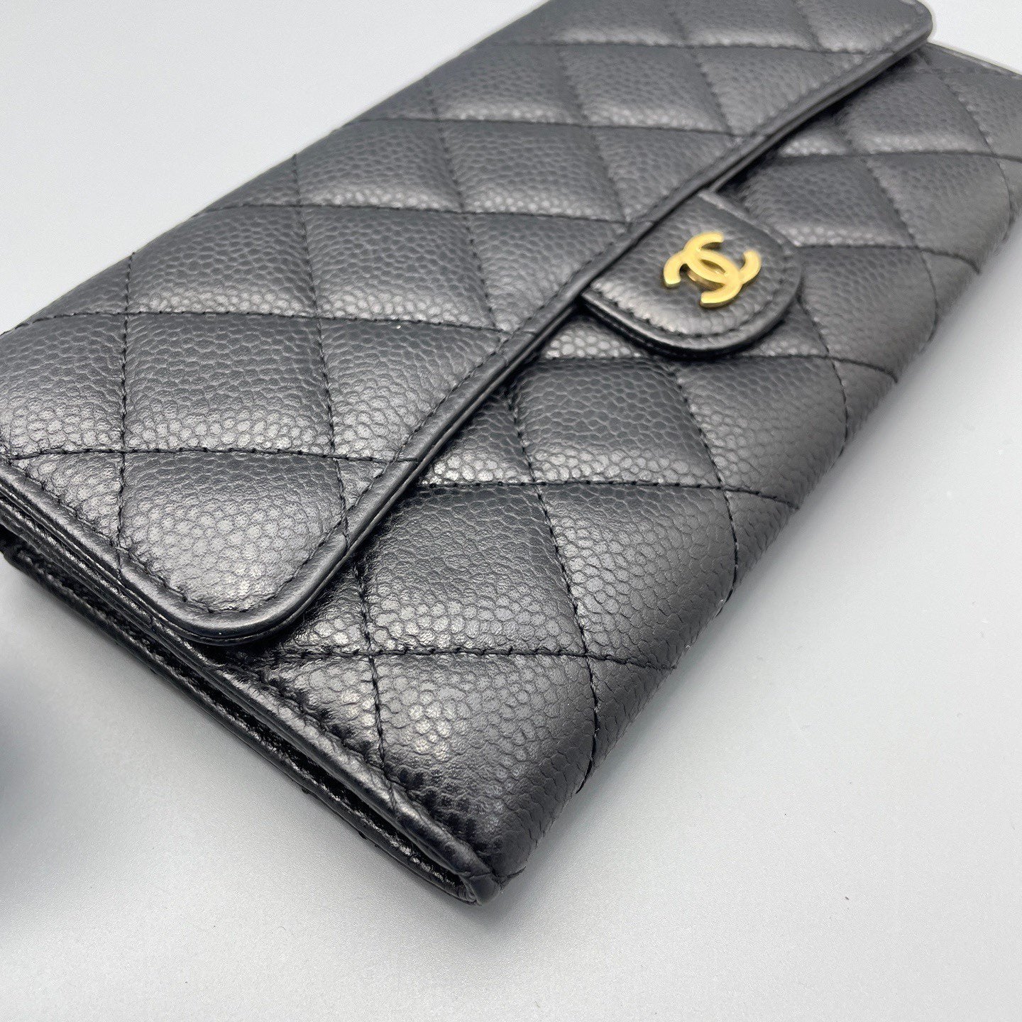 Chanel - Classic Flap Long Wallet - Caviar leather - Black with Gold-Tone Hardware