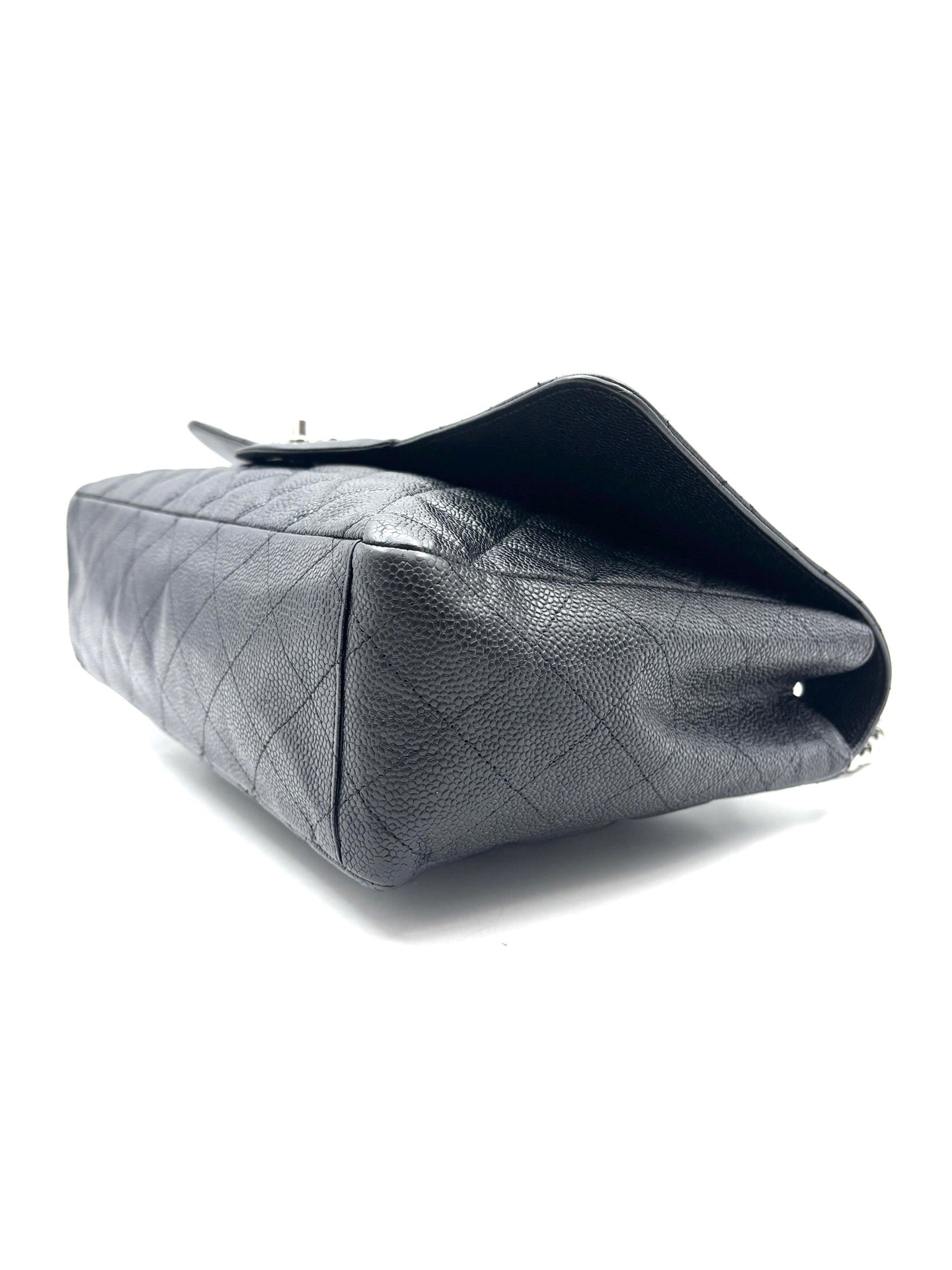 Chanel - Classic Flap Maxi - Caviar leather - Black with Silver-Tone Hardware - (large)