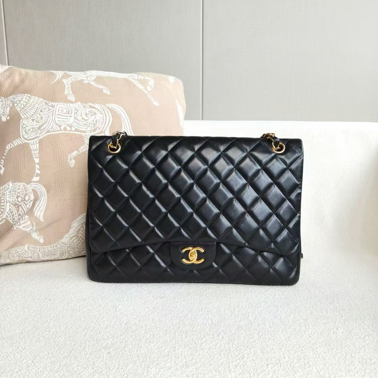 Chanel - Classic Flap Maxi - Lambskin leather - Black - (large)