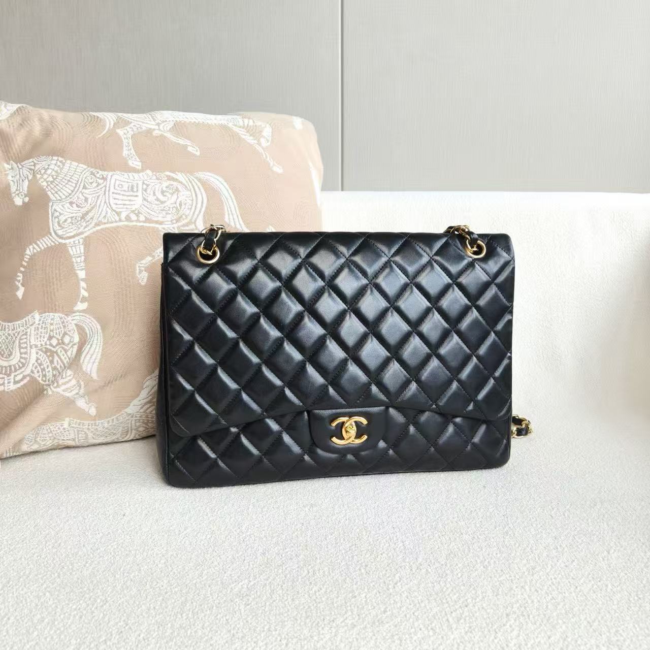 Chanel - Classic Flap Maxi - Lambskin leather - Black - (large)