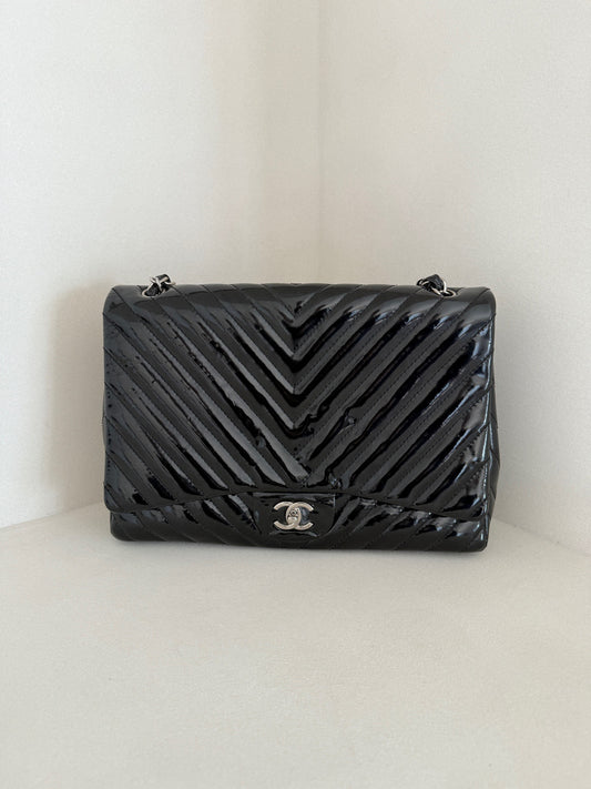 Chanel - Classic Flap Maxi - Patent leather - Black - (extra-large)