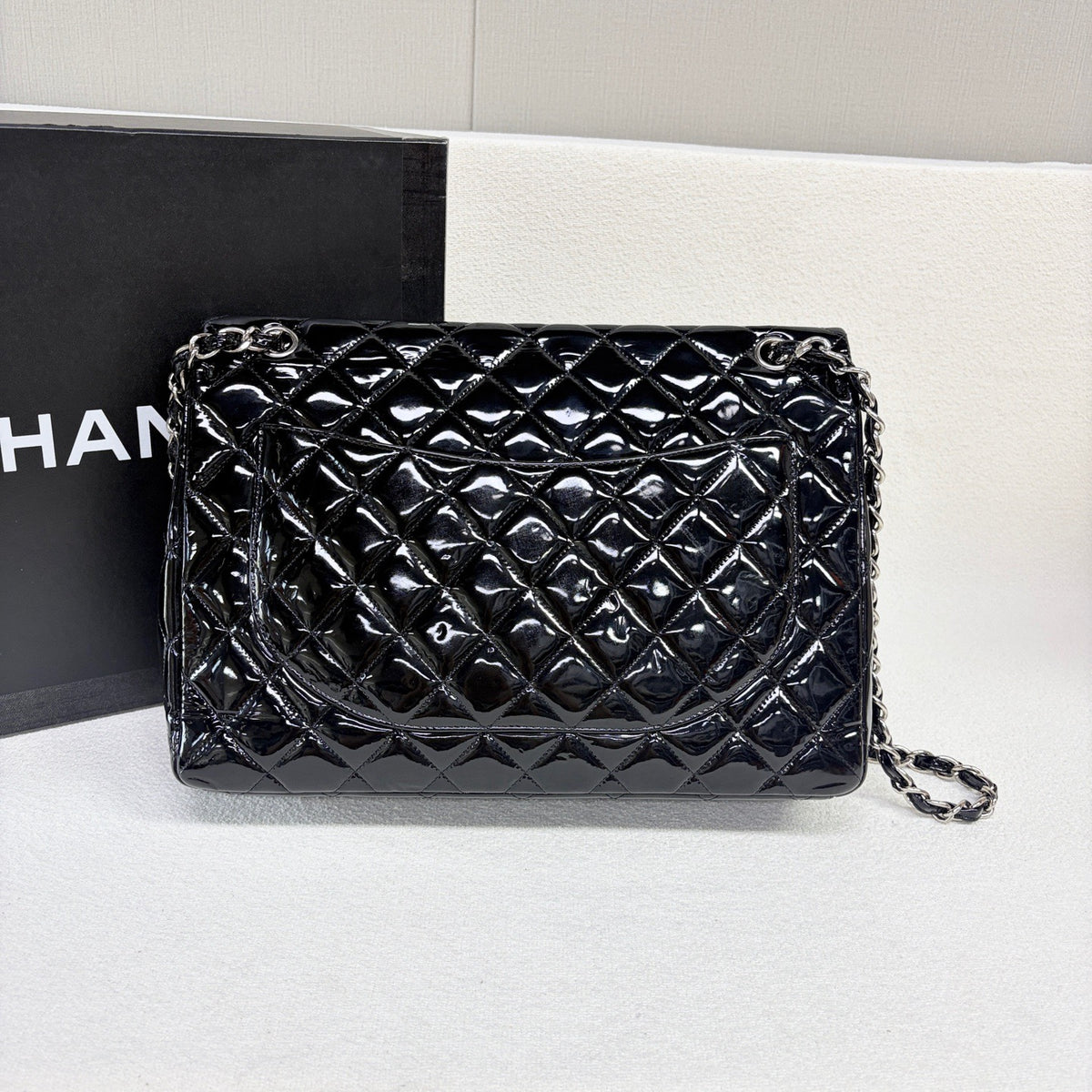 Chanel - Classic Flap Maxi - Patent leather - Black - (large)
