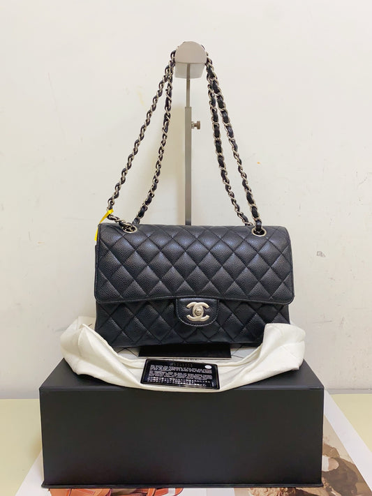 Chanel - Classic Flap Medium - Leather - Black - (medium)