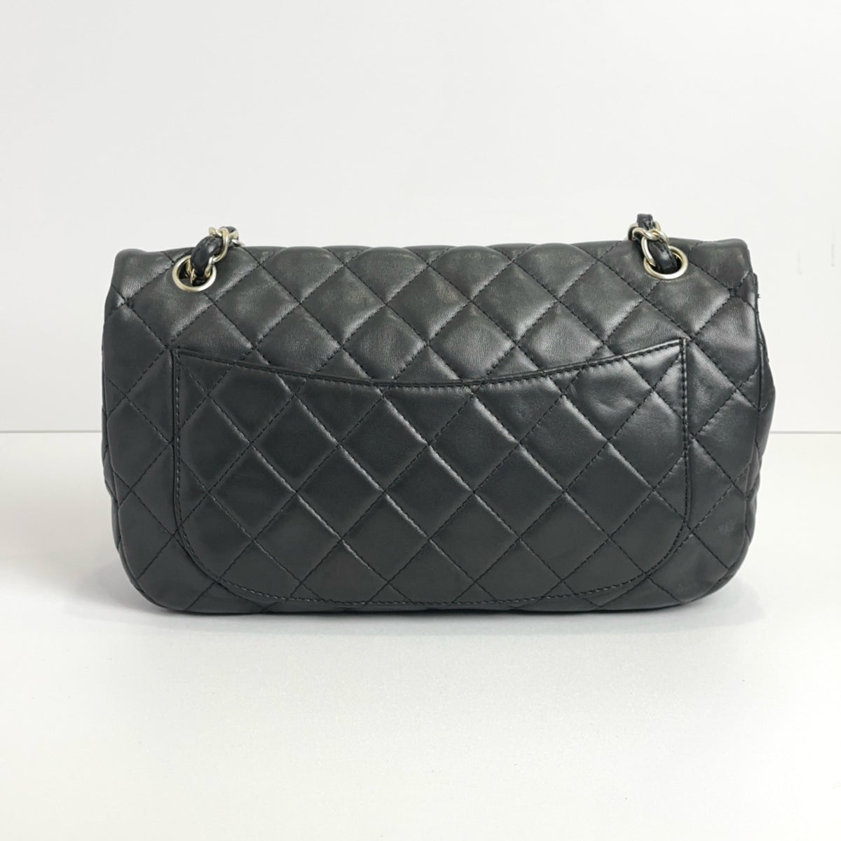 Chanel - Classic Flap Medium - Leather - Black - (medium)
