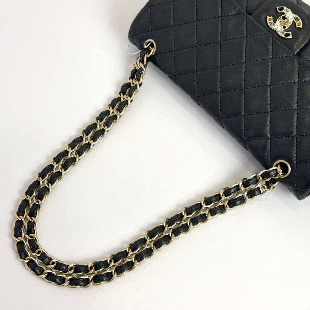 Chanel - Classic Flap Medium - Leather - Black - (medium)
