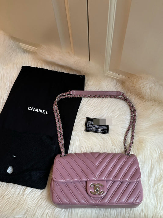 Chanel - Classic Flap Medium - Leather - Pink - (medium)