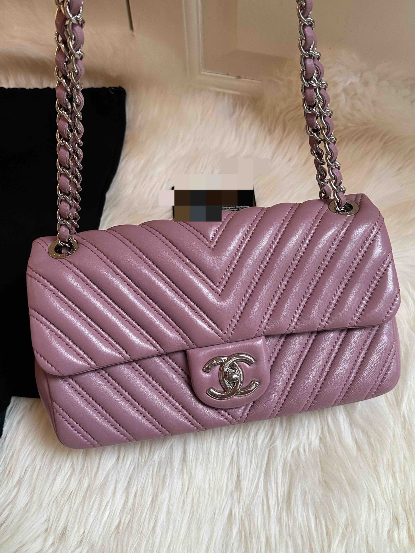 Chanel - Classic Flap Medium - Leather - Pink - (medium)