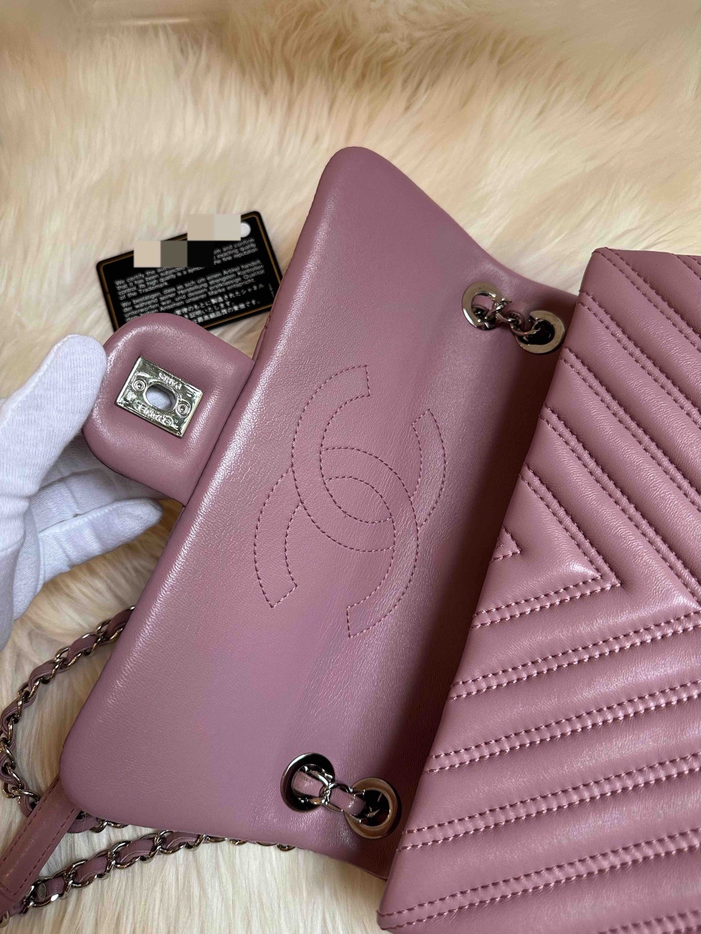 Chanel - Classic Flap Medium - Leather - Pink - (medium)