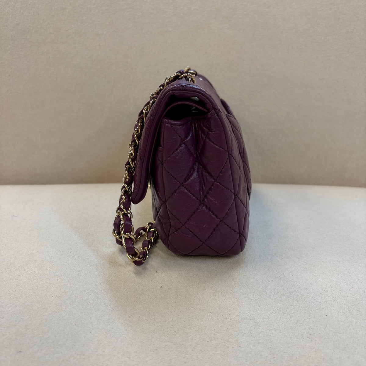 Chanel - Classic Flap Medium - Leather - Purple - (medium)