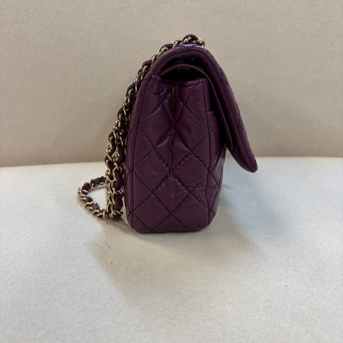 Chanel - Classic Flap Medium - Leather - Purple - (medium)