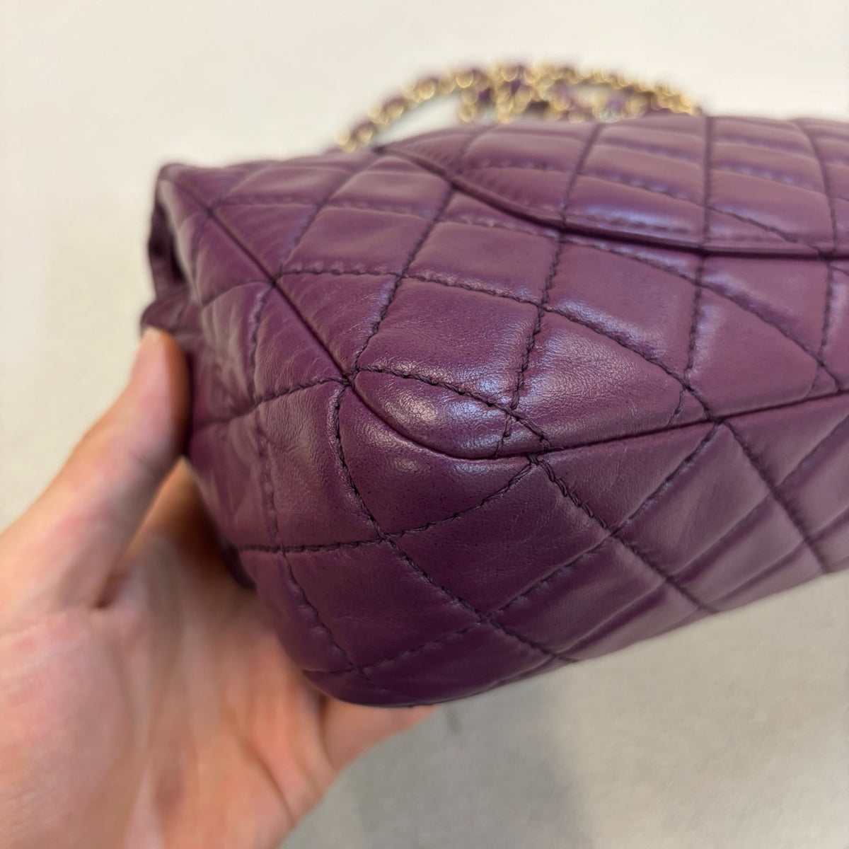 Chanel - Classic Flap Medium - Leather - Purple - (medium)