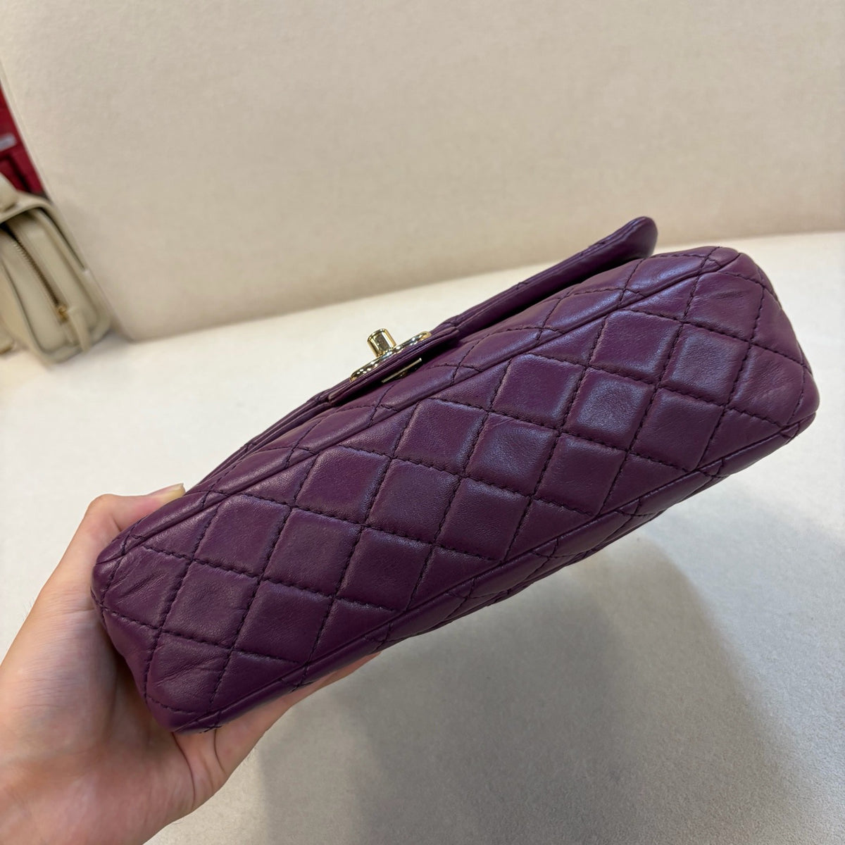 Chanel - Classic Flap Medium - Leather - Purple - (medium)