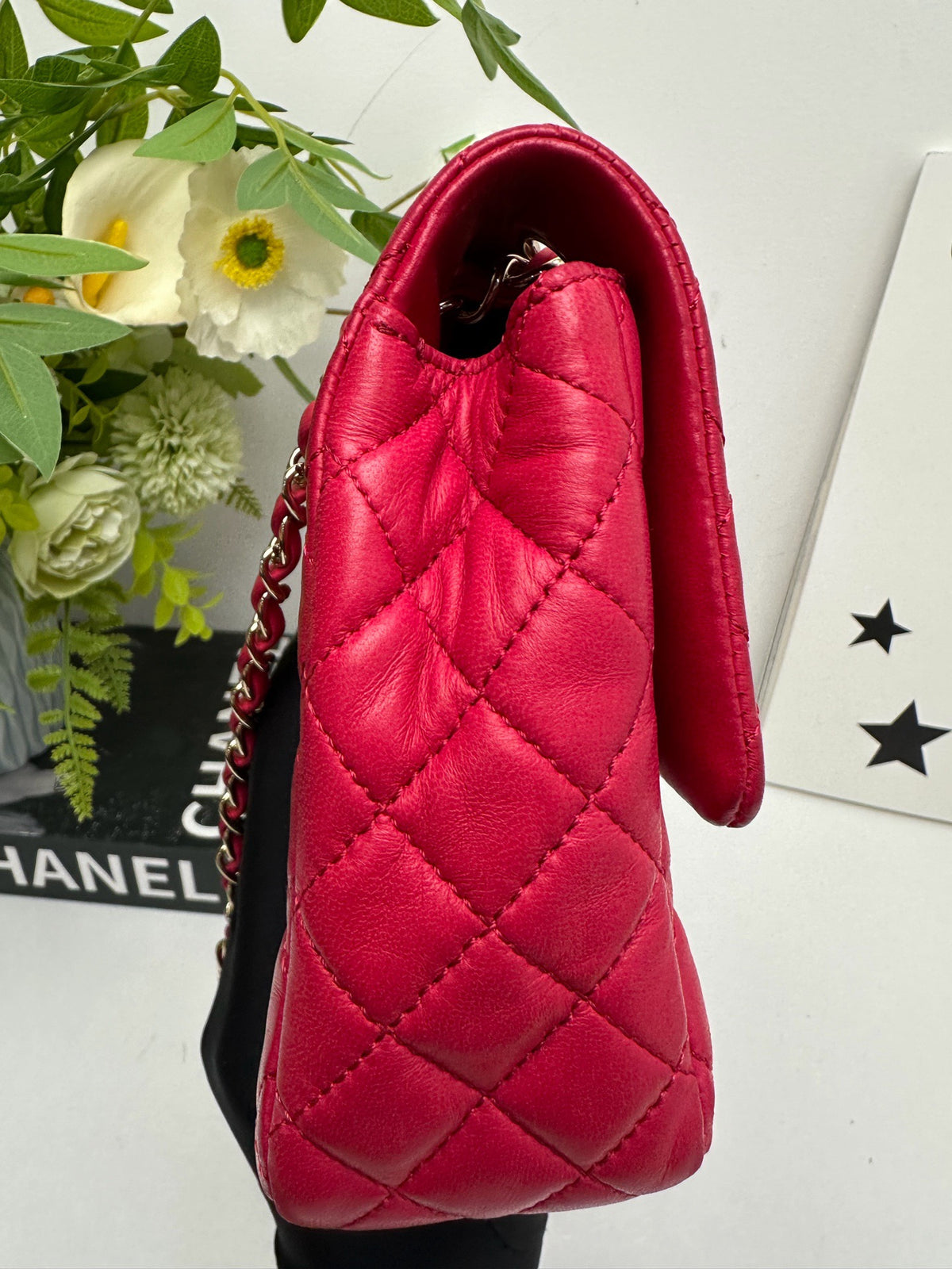 Chanel - Classic Flap Medium - Leather - Red - (medium)
