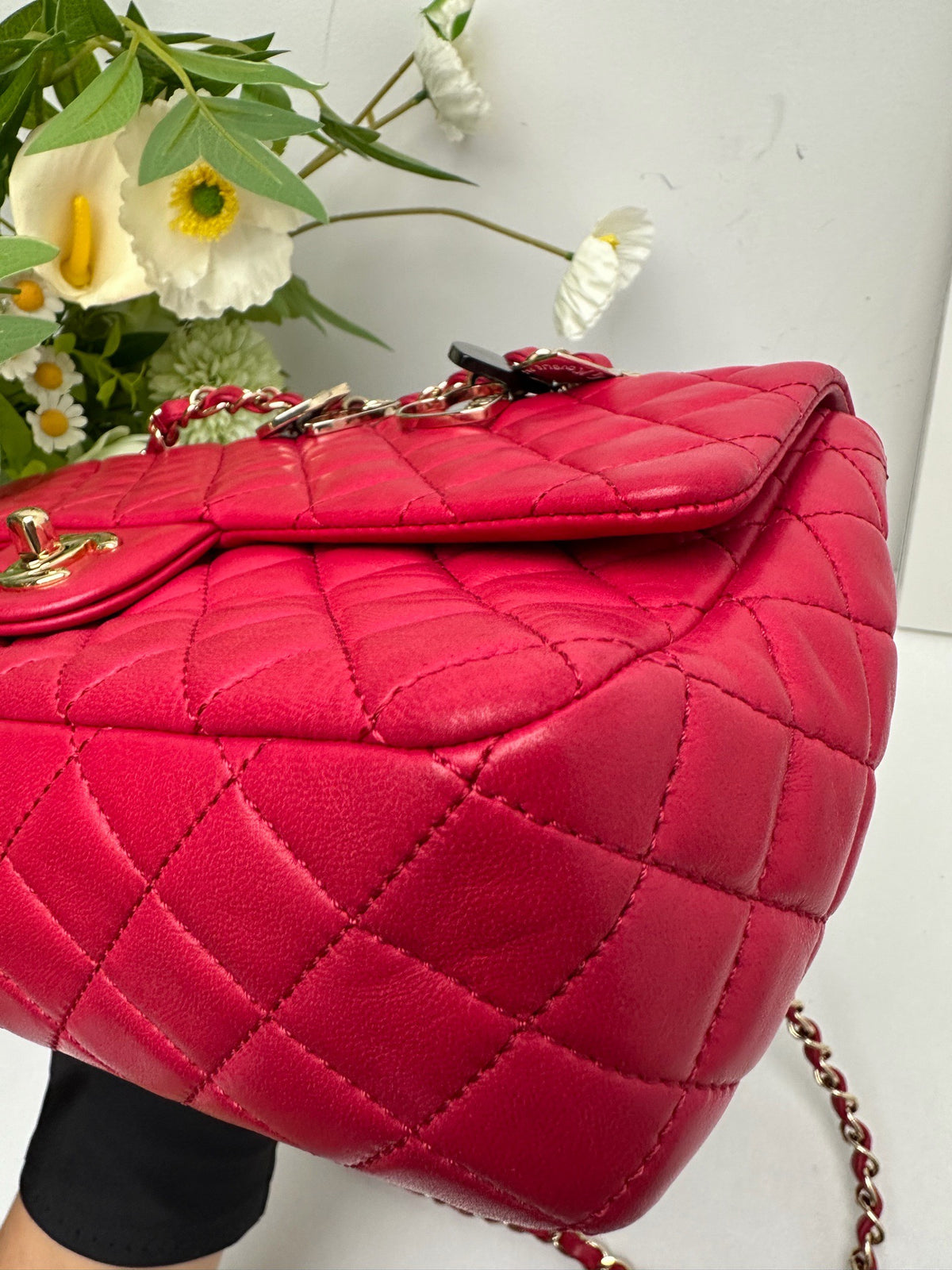 Chanel - Classic Flap Medium - Leather - Red - (medium)