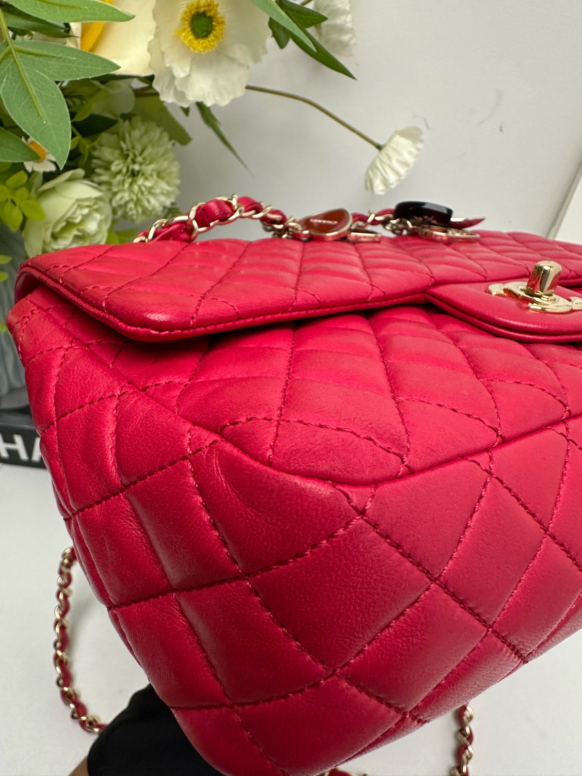 Chanel - Classic Flap Medium - Leather - Red - (medium)