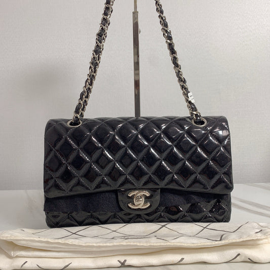 Chanel - Classic Flap Medium - Patent leather - Black - (medium)