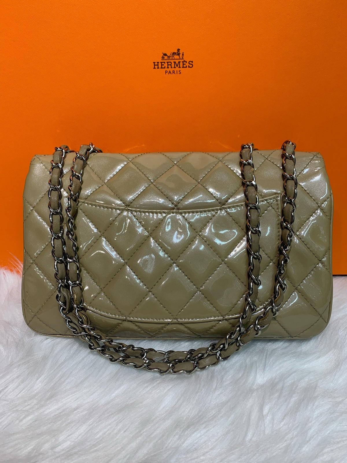 Chanel - Classic Flap Medium - Patent leather - Brown - (medium)