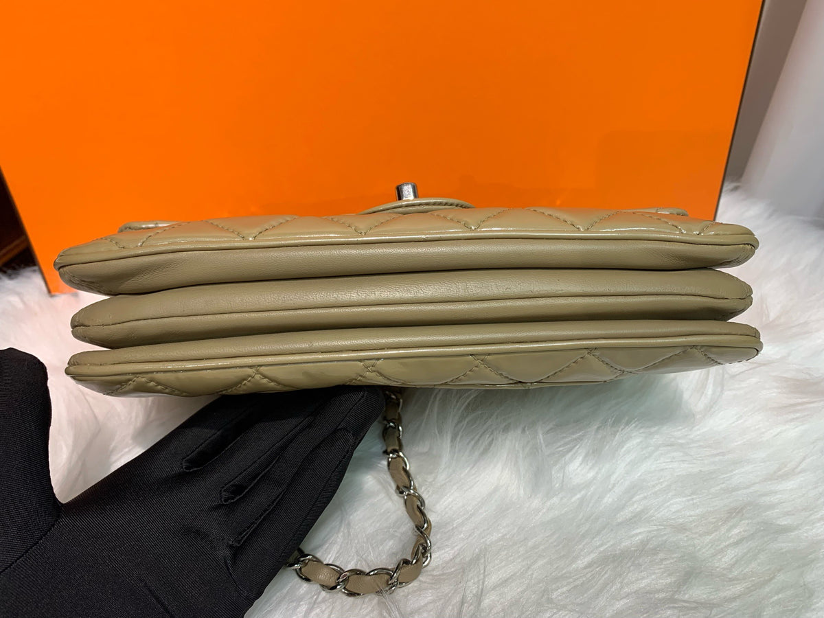 Chanel - Classic Flap Medium - Patent leather - Brown - (medium)