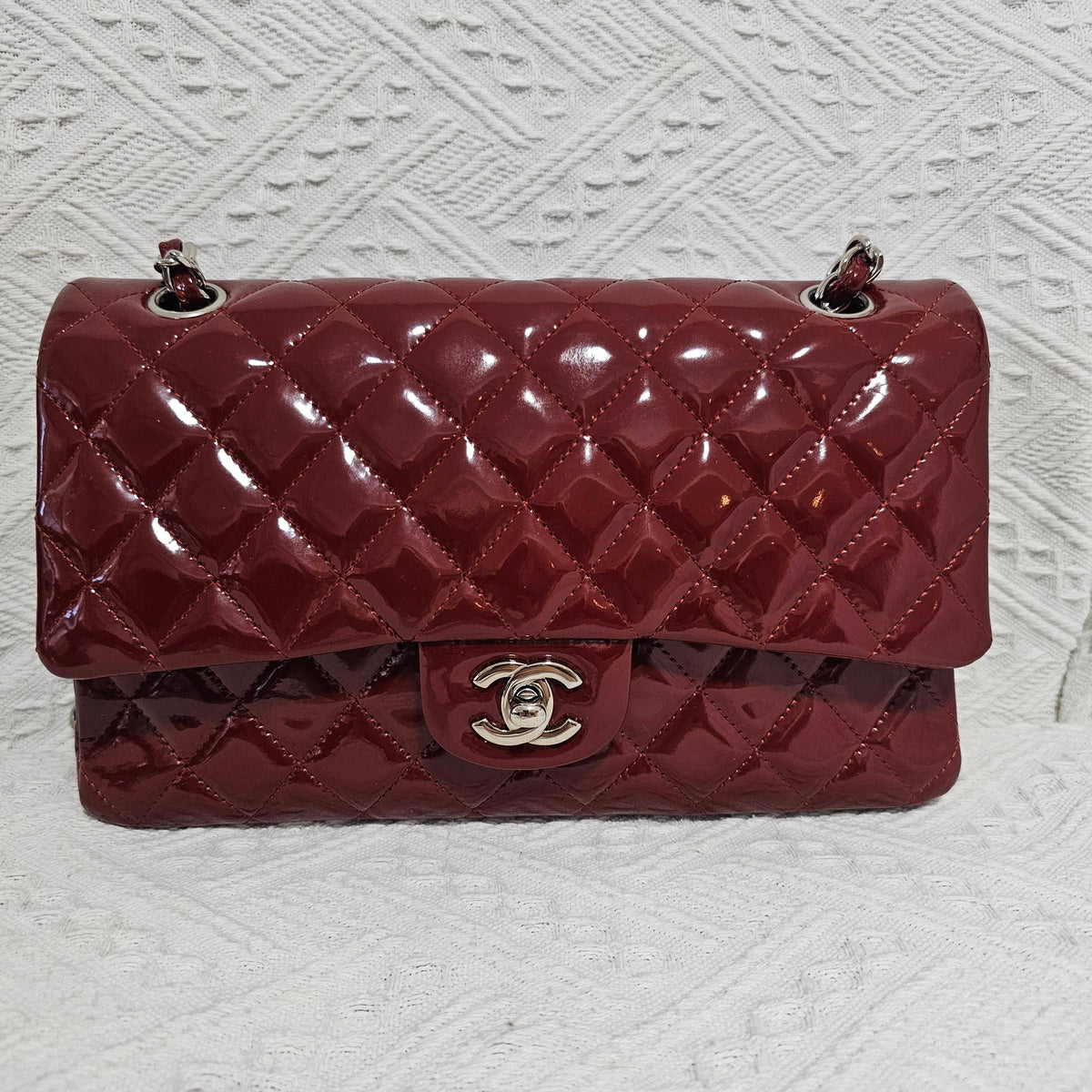 Chanel - Classic Flap Medium - Patent leather - Burgundy - (medium)