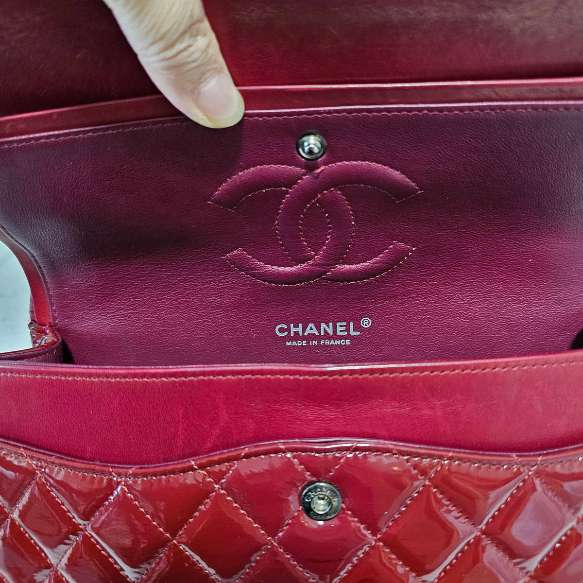 Chanel - Classic Flap Medium - Patent leather - Burgundy - (medium)
