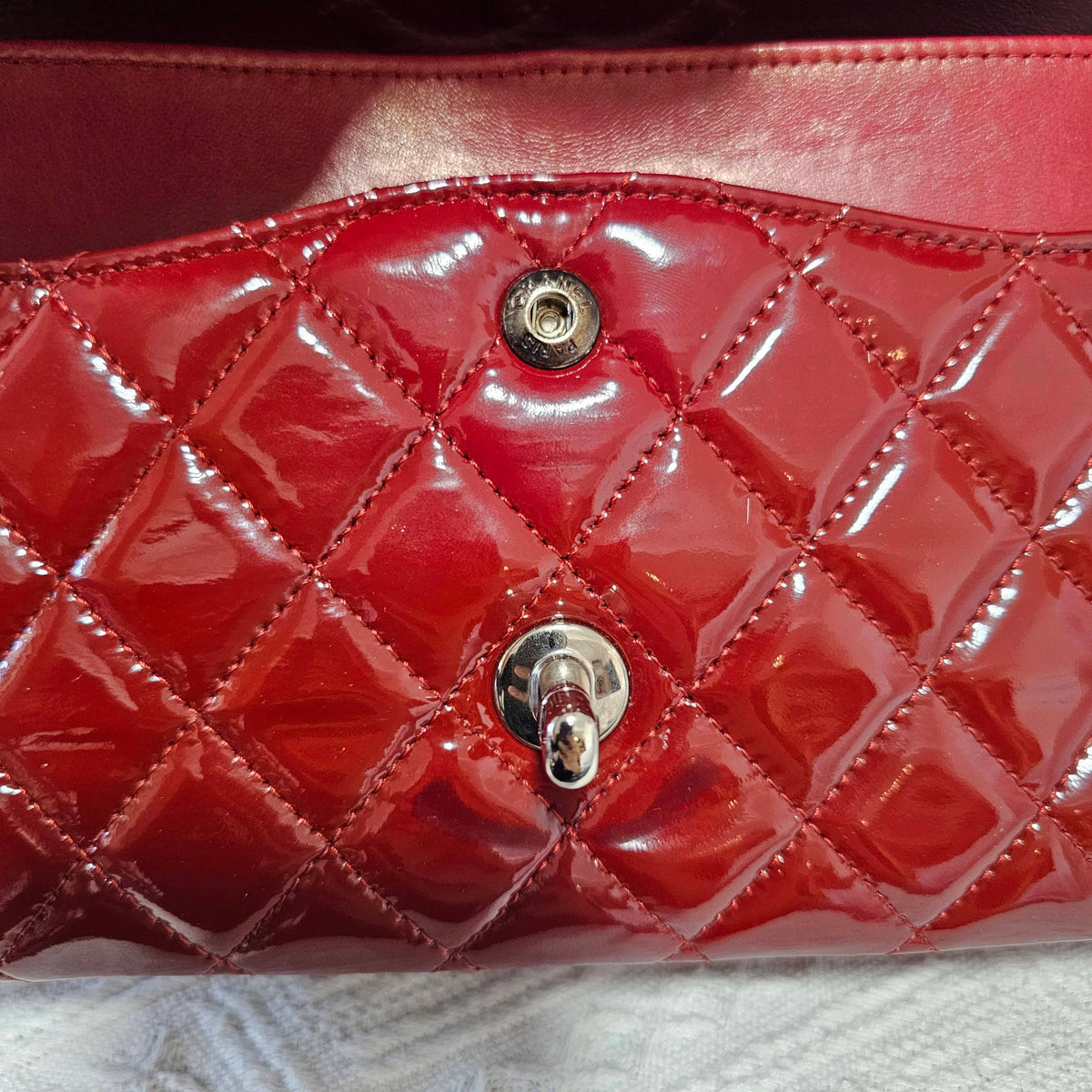 Chanel - Classic Flap Medium - Patent leather - Burgundy - (medium)