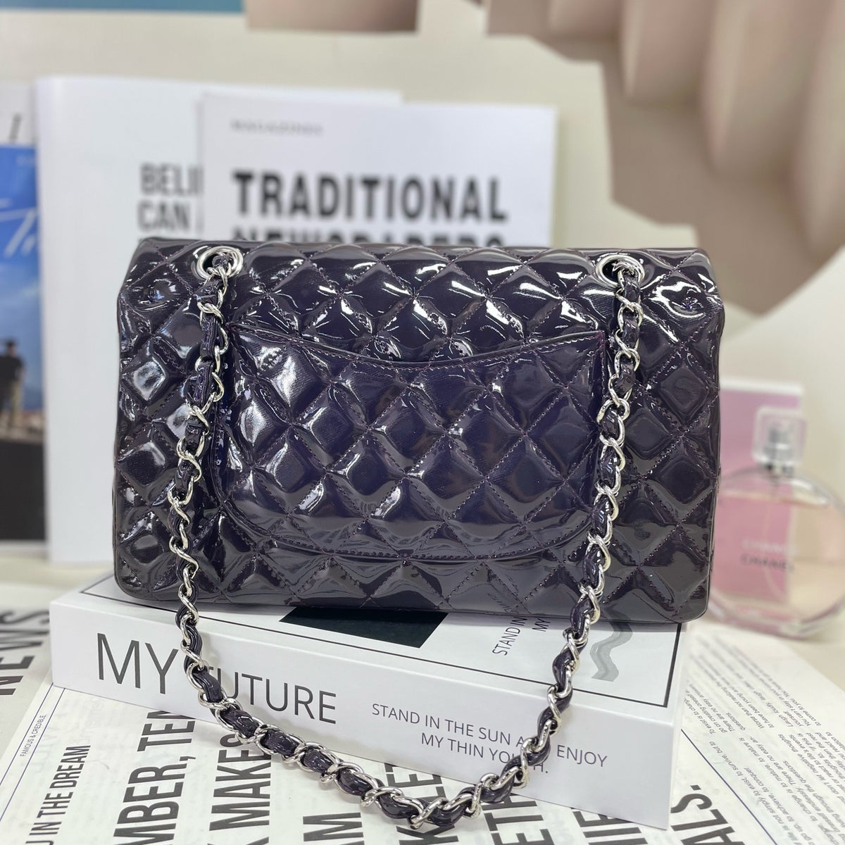 Chanel - Classic Flap Medium - Patent leather - Purple - (Medium)