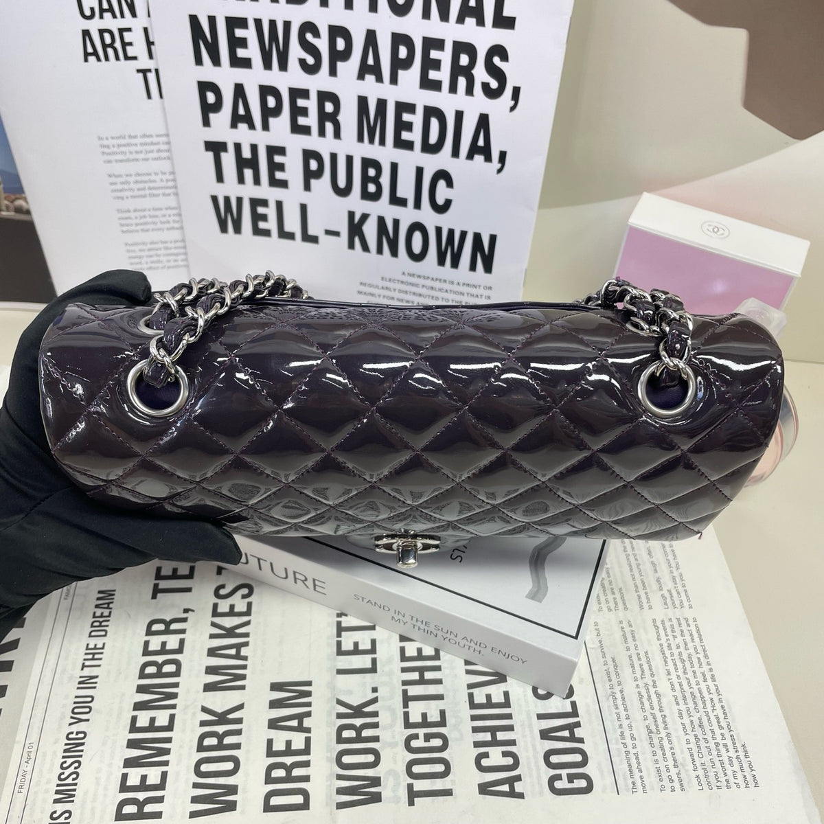 Chanel - Classic Flap Medium - Patent leather - Purple - (Medium)