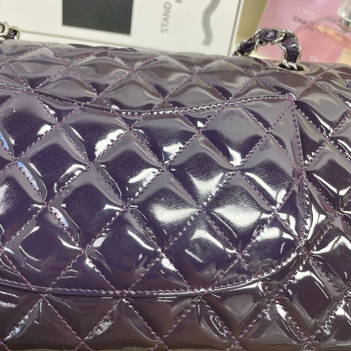 Chanel - Classic Flap Medium - Patent leather - Purple - (Medium)