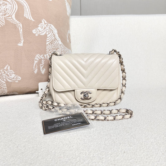 Chanel - Classic Flap Mini - Lambskin leather - Beige - (mini)