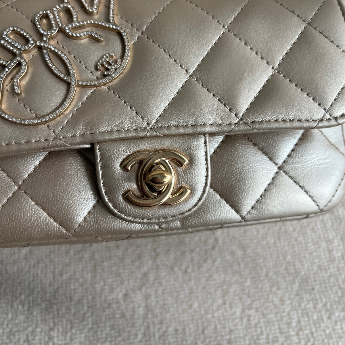 Chanel - Classic Flap Mini - Leather - Gold - (mini)